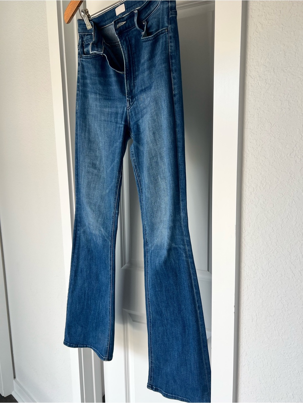 MOTHER, The Mellow Drama - Women's Bootcut Blue Denim Jeans - Classic Mid Wash